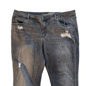Universal Gray Jeans with Distressed Design Raw Hem